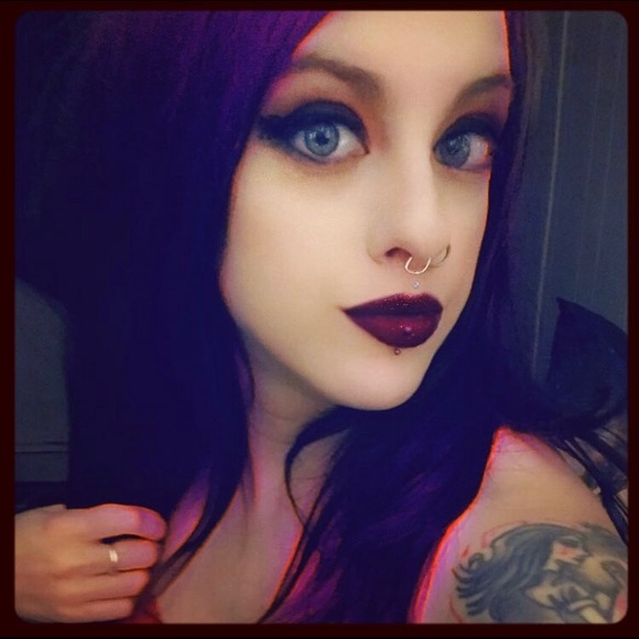 Meet your Posher, Marisa - Picture 1 of 1